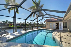 Remodeled gulf-access electric-heated pool home with game room & bikes - Villa Connie